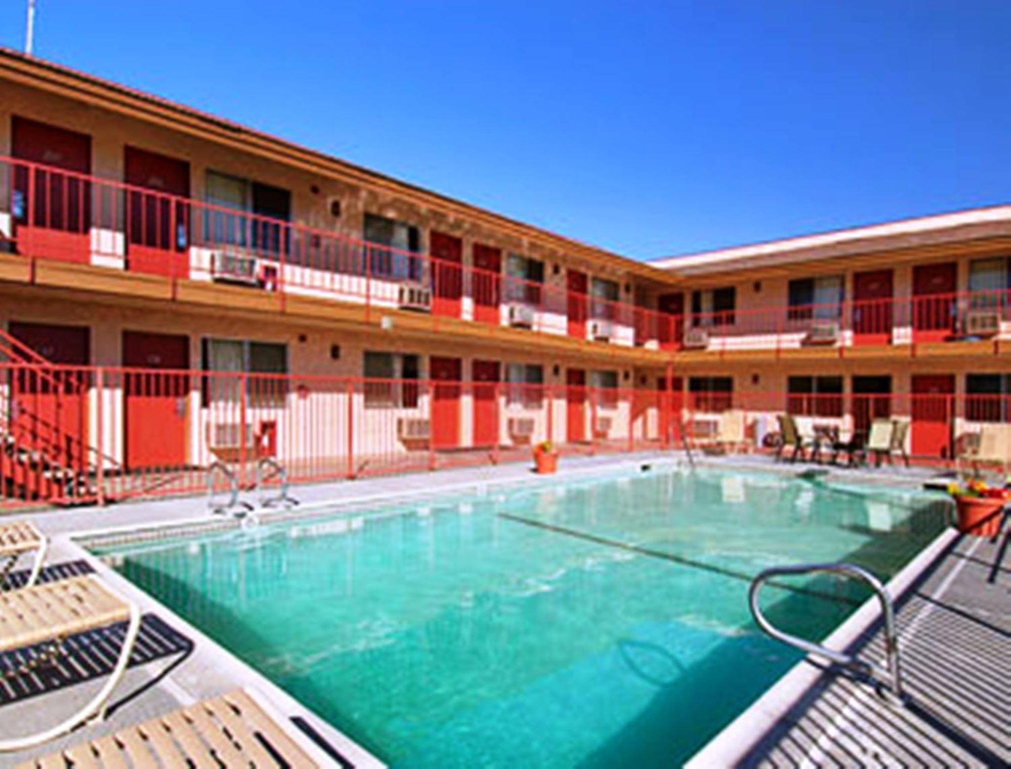 Park Avenue Inn & Suites Victorville Exterior photo