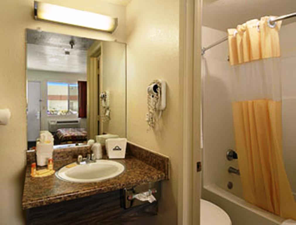 Park Avenue Inn & Suites Victorville Room photo