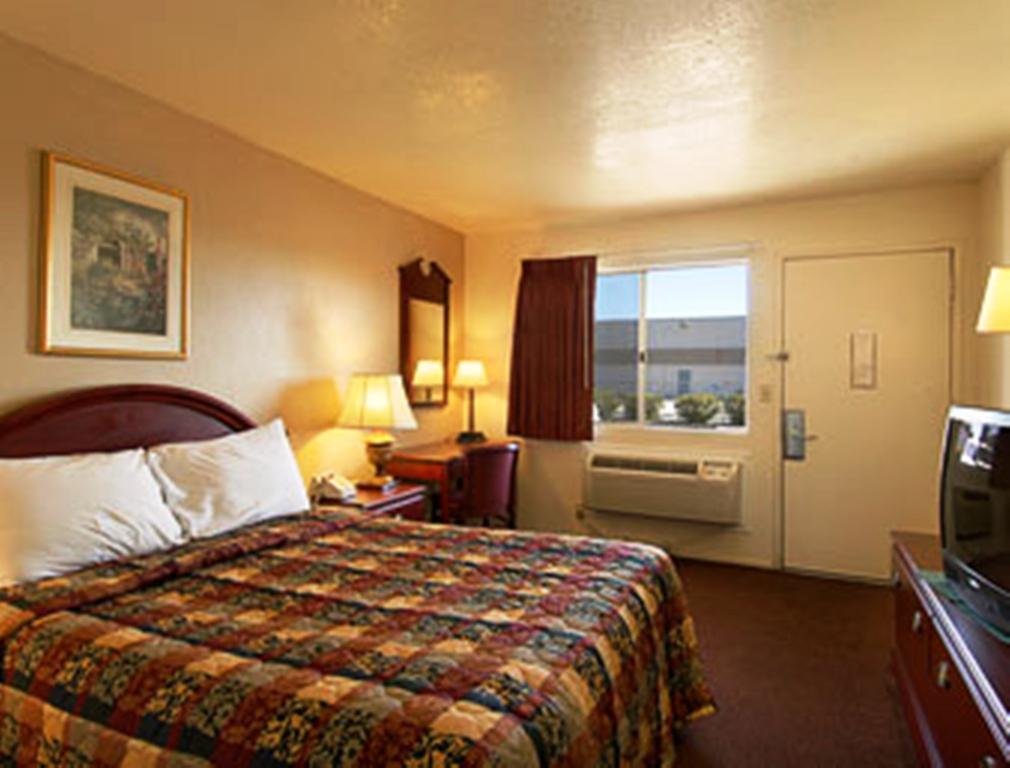 Park Avenue Inn & Suites Victorville Room photo