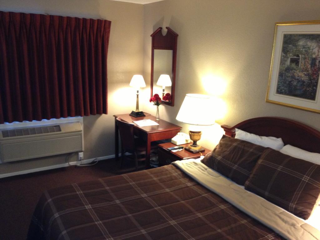Park Avenue Inn & Suites Victorville Room photo