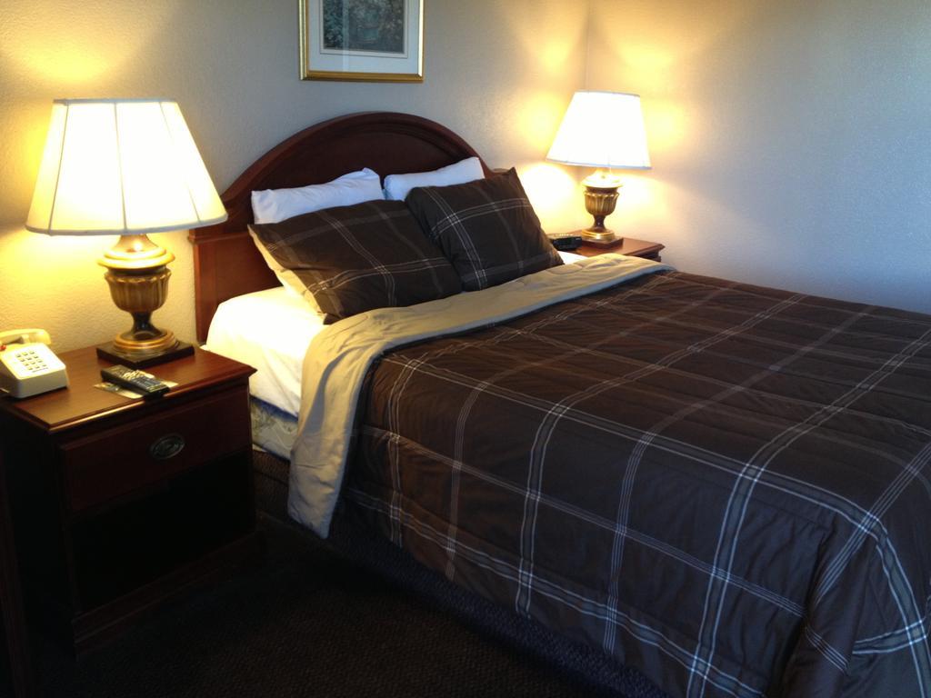 Park Avenue Inn & Suites Victorville Room photo