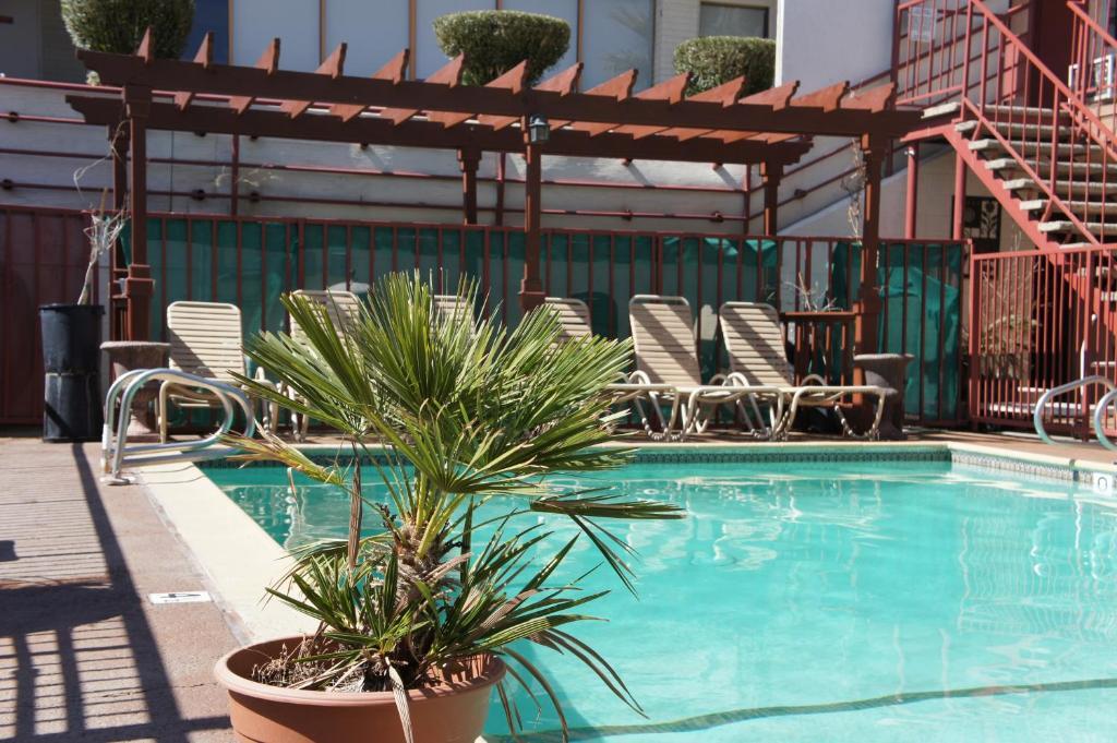 Park Avenue Inn & Suites Victorville Exterior photo
