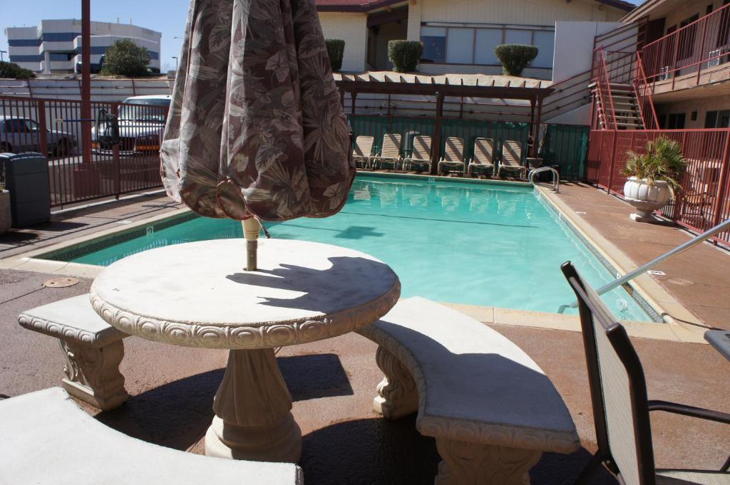 Park Avenue Inn & Suites Victorville Exterior photo